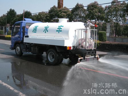 洒水车